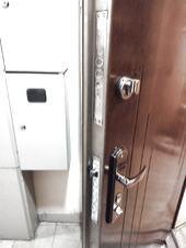 Фото 7: Замена дверного механизма в железной двери. Готово!